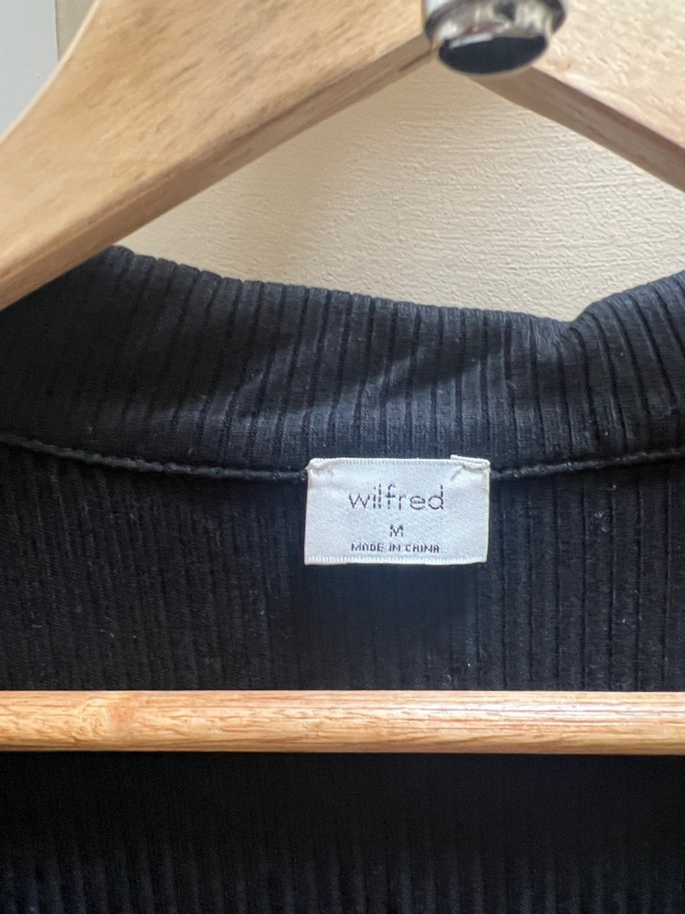 Wilfred Black Ribbed Button-Front Collared Bodysuit - Picture 2 of 3